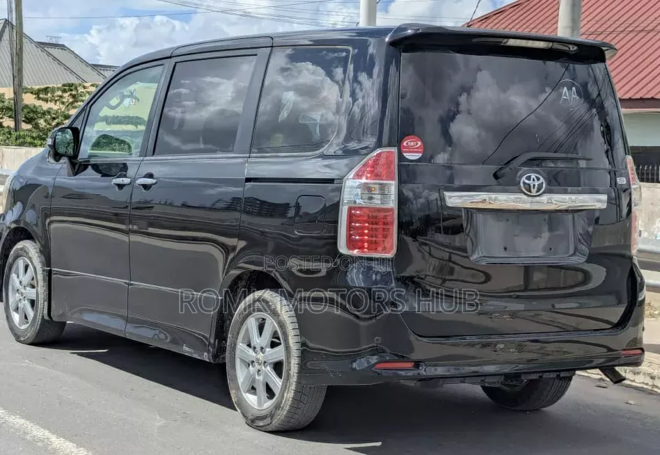 Toyota Noah 2008 Black