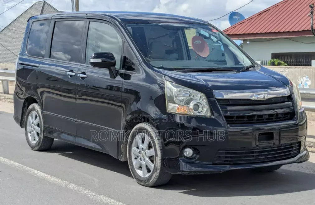 Toyota Noah 2008 Black