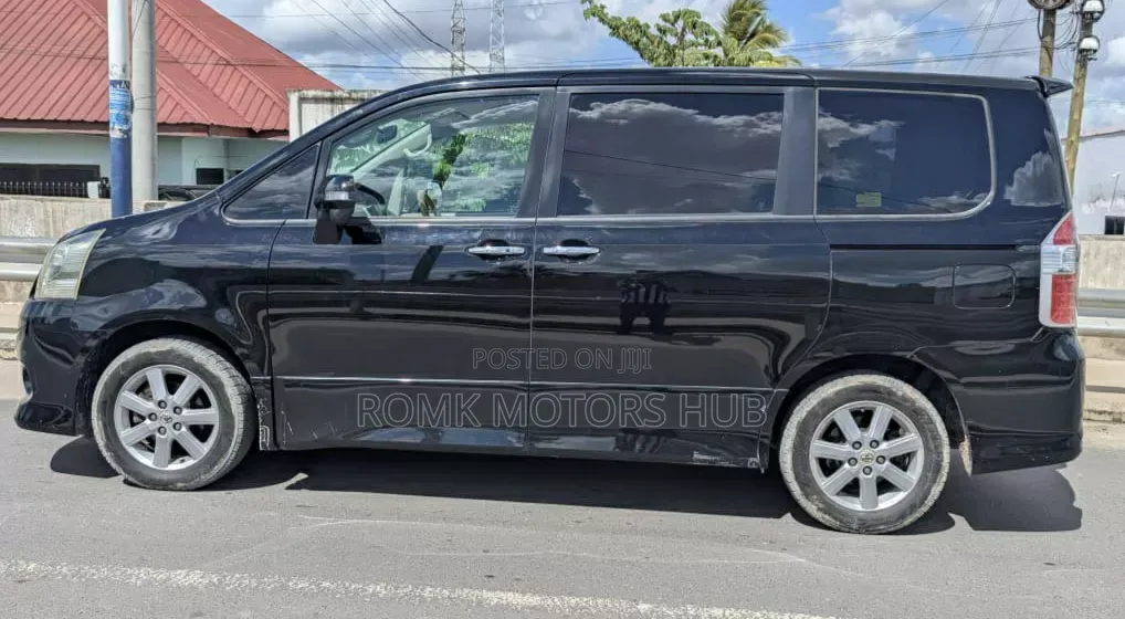 Toyota Noah 2008 Black