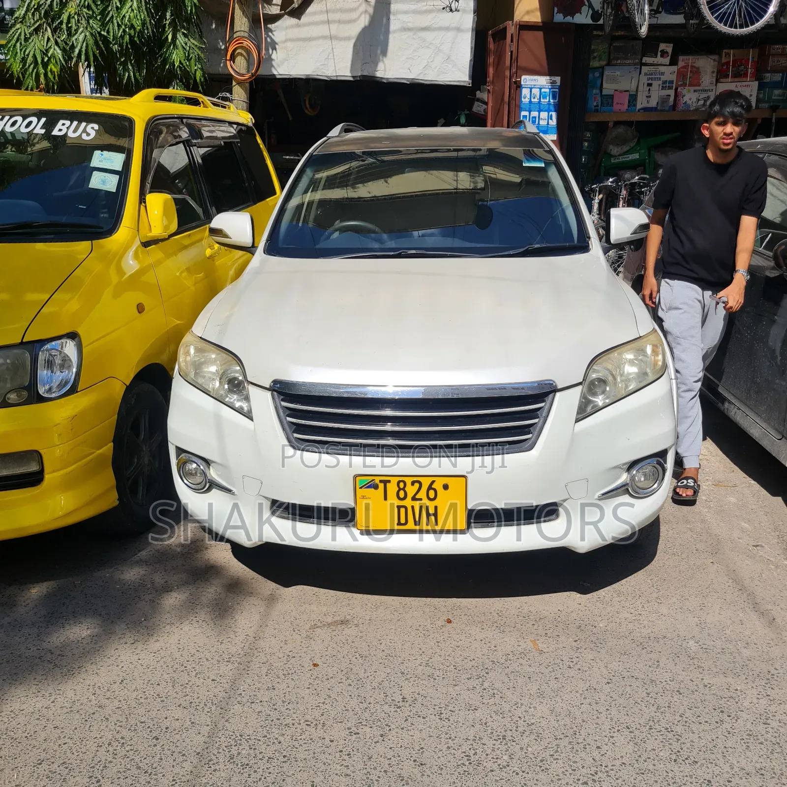 Toyota Vanguard 2011 White