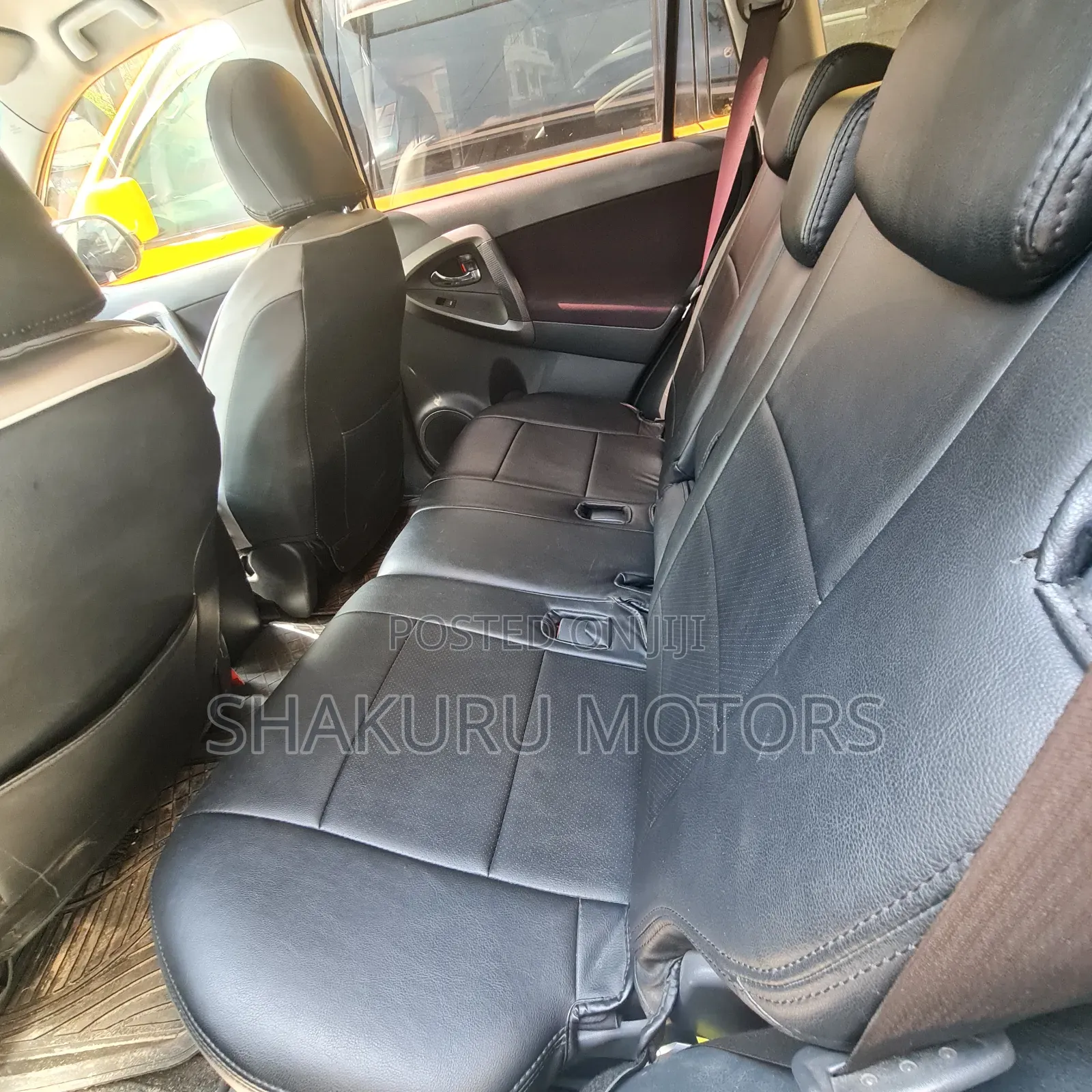 Toyota Vanguard 2011 White