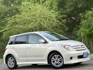 Toyota IST 2004 White