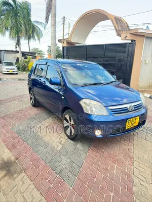 Toyota Raum 2008 Blue