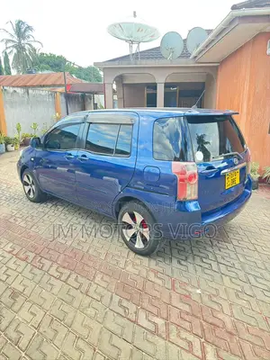 Toyota Raum 2008 Blue