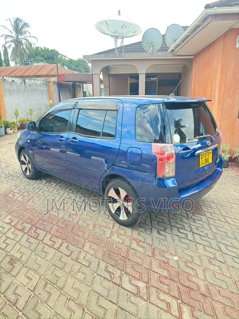 Toyota Raum 2008 Blue