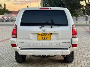 Toyota Hilux Surf 2005 White