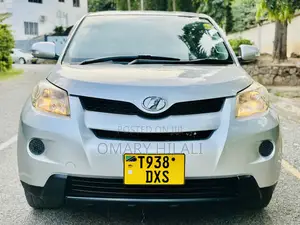 Toyota IST 2009 Silver