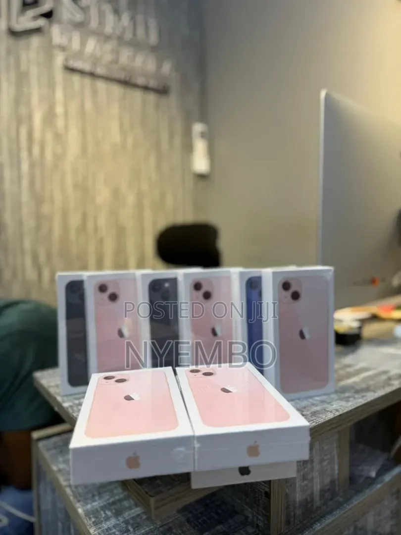 New Apple iPhone 13 128 GB Pink