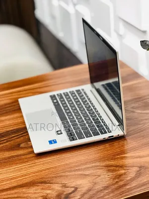 Laptop HP EliteBook 830 G9 16GB Intel Core i5 SSD 512GB