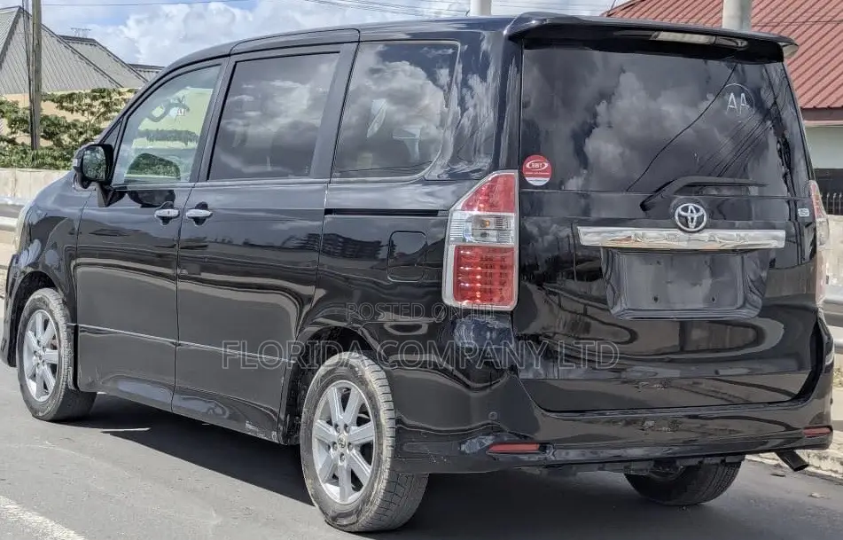 Toyota Noah 2008 Black