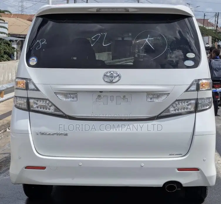 Toyota Vellfire 2008 White