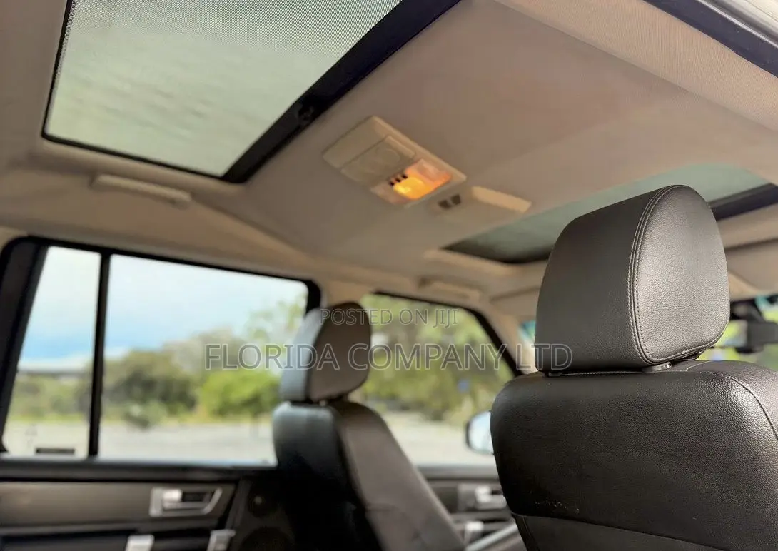 Land Rover Discovery 2014 White