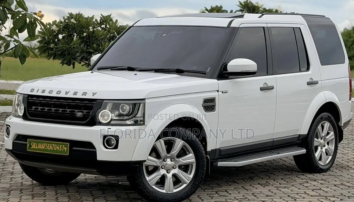 Land Rover Discovery 2014 White