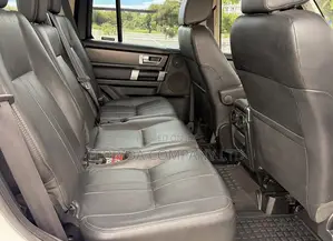 Land Rover Discovery 2014 White