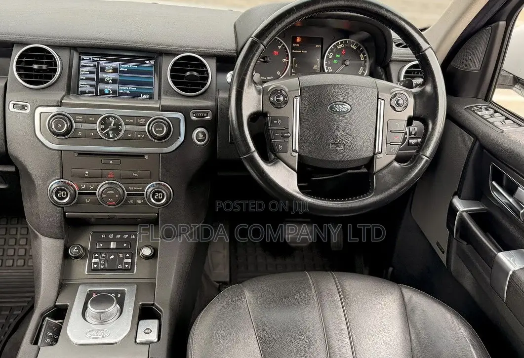 Land Rover Discovery 2014 White