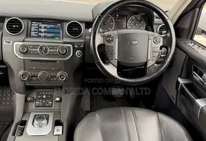 Land Rover Discovery 2014 White