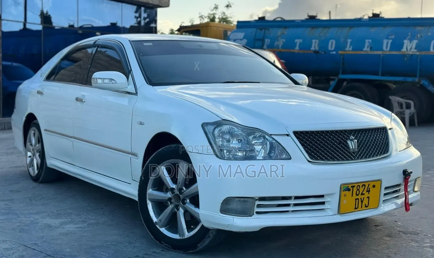 Toyota Crown 2006 White