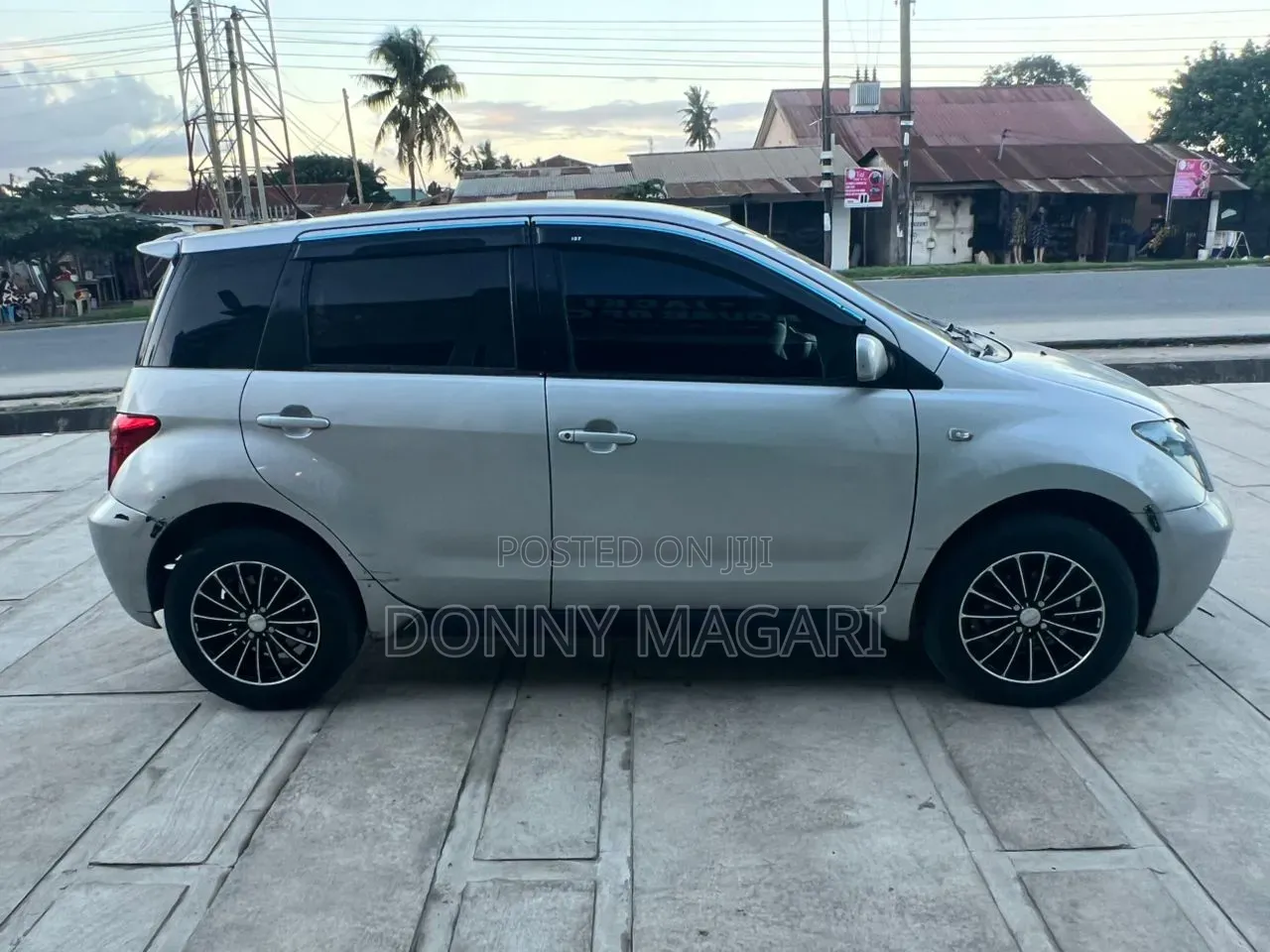 Toyota IST 2004 Silver