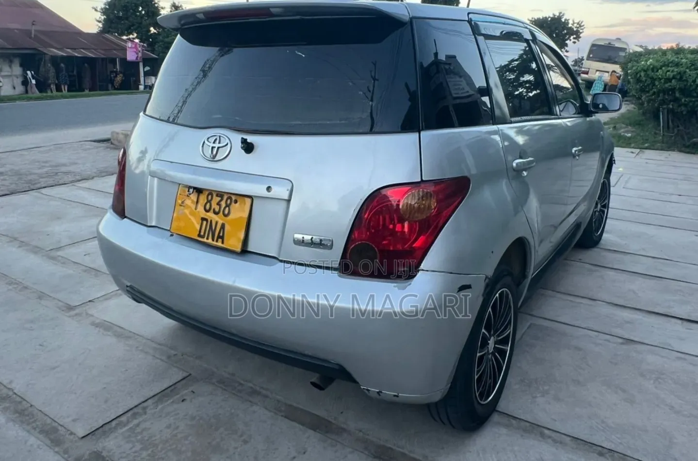 Toyota IST 2004 Silver