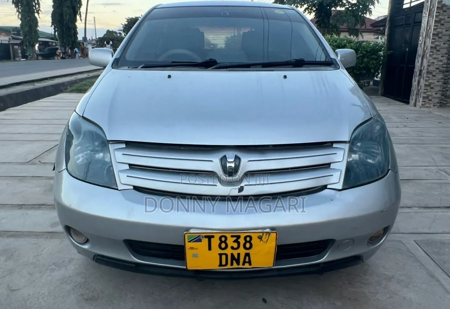Toyota IST 2004 Silver