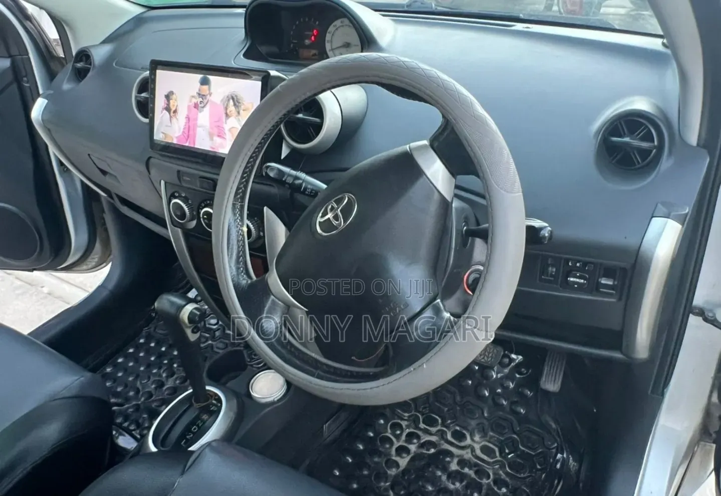 Toyota IST 2004 Silver