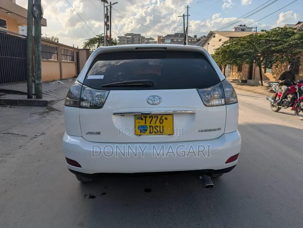 Toyota Harrier 2005 White