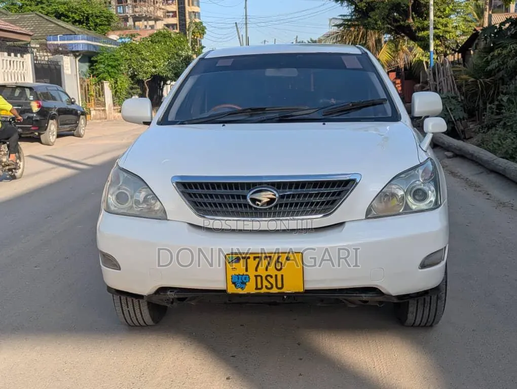 Toyota Harrier 2005 White