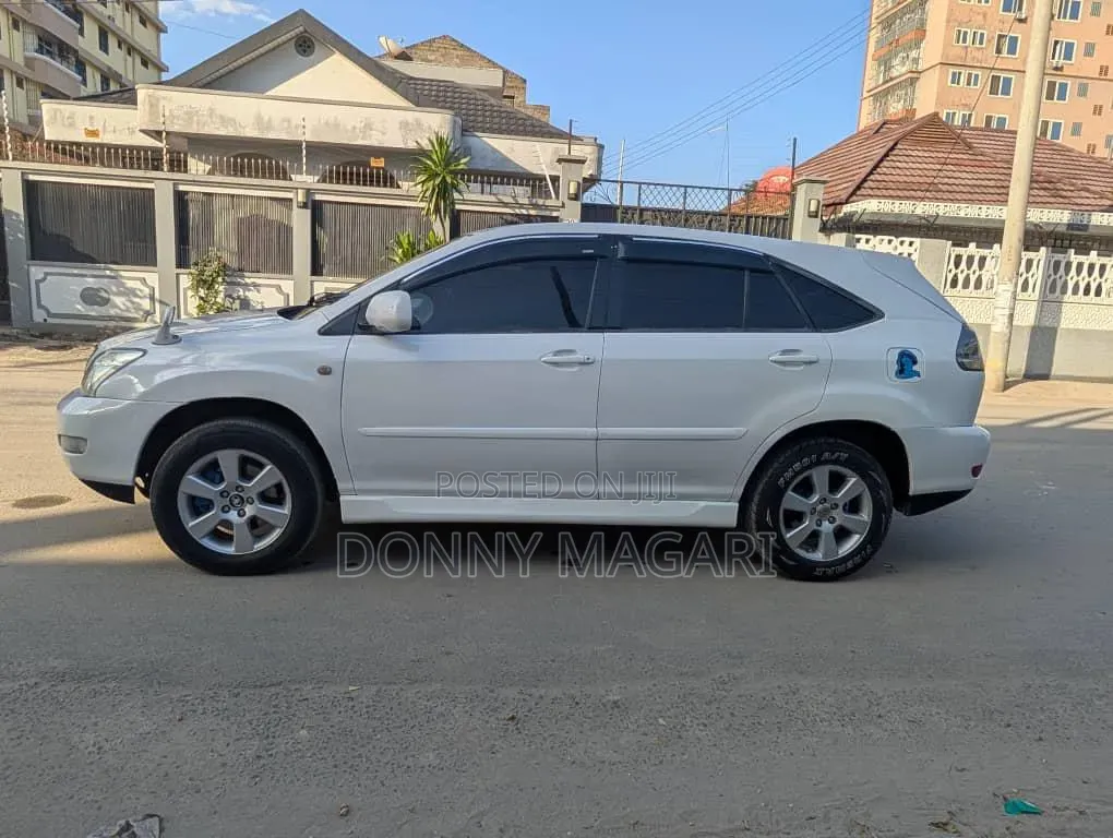 Toyota Harrier 2005 White