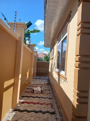 Nyumba Inauzwa,Ipo Chamanz Km 1 Kutoka Barabara Ya Rami,Bei Ni M 100