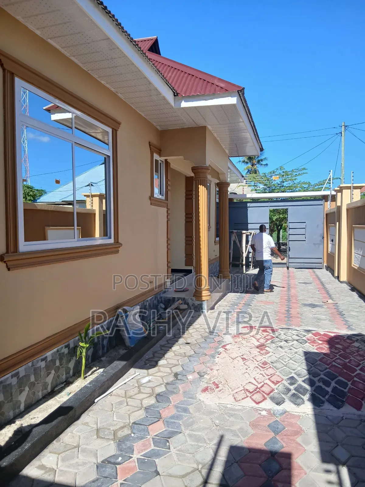 Nyumba Inauzwa,Ipo Chamanz Km 1 Kutoka Barabara Ya Rami,Bei Ni M 100