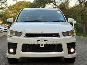 Mitsubishi Outlander 2011 White
