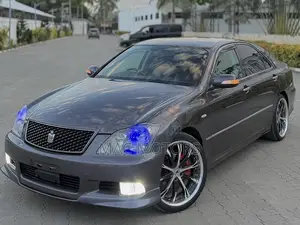 Toyota Crown 2006 Gray