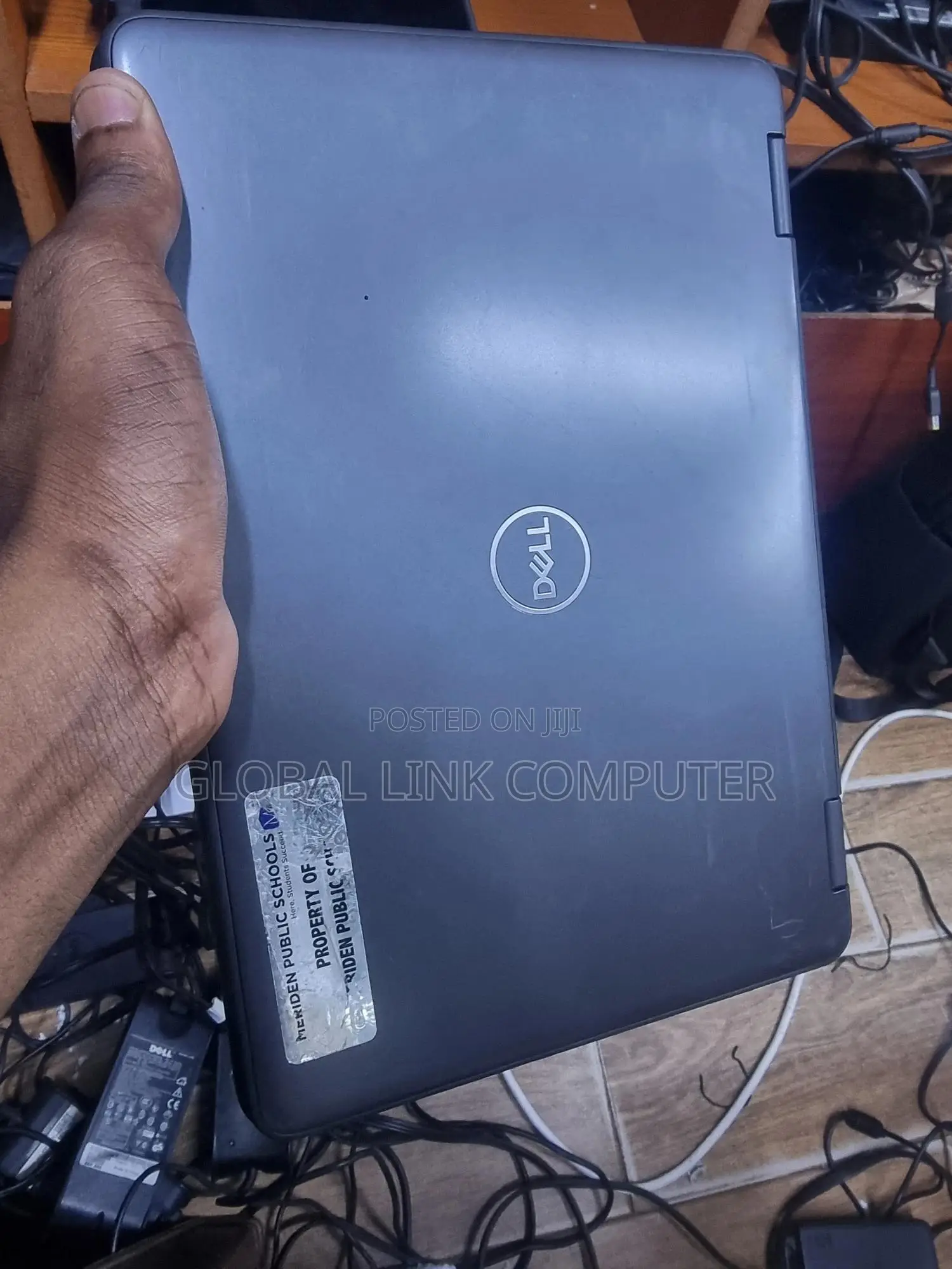 New Laptop Dell Latitude 3189 4GB Intel SSD 128GB