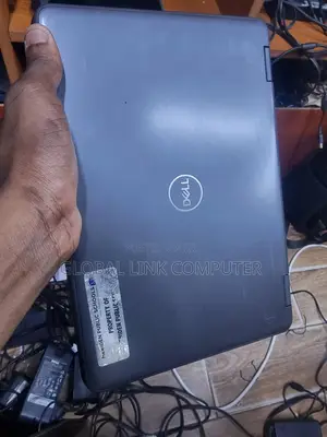 New Laptop Dell Latitude 3189 4GB Intel SSD 128GB