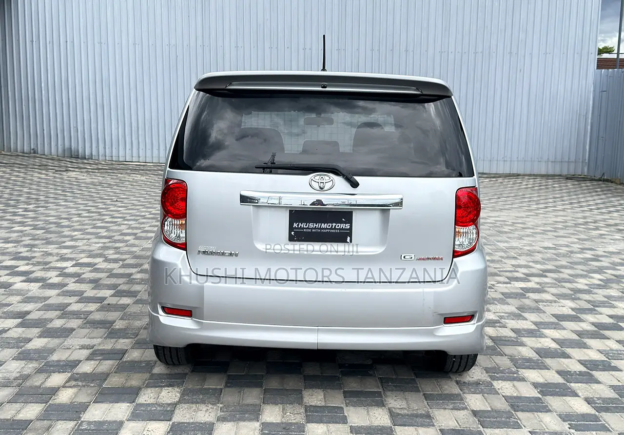 Toyota Corolla Rumion 2007 Silver