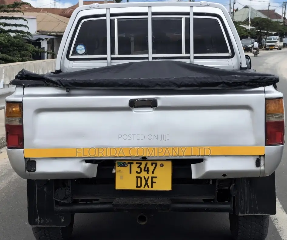 Toyota Hilux 2.5 Cab 2005 Silver