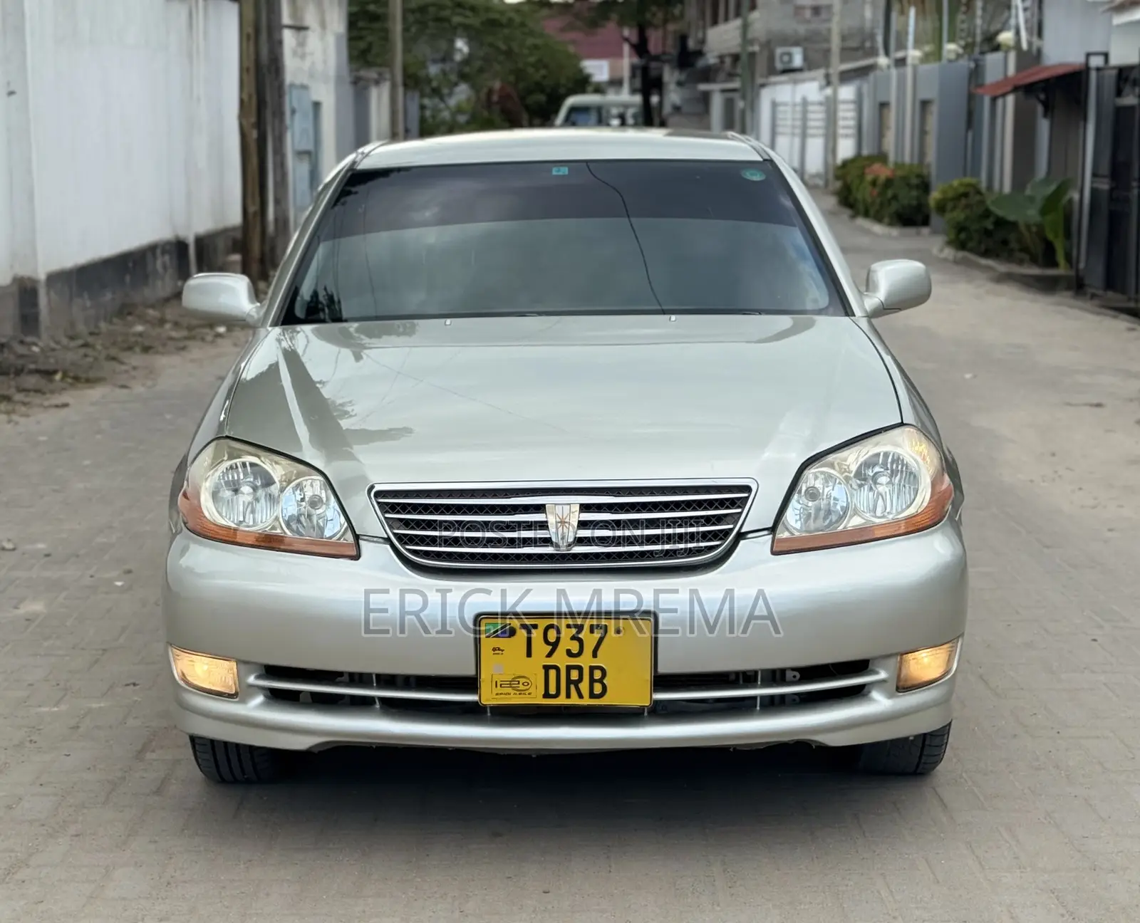 Toyota Mark II 2004 Silver