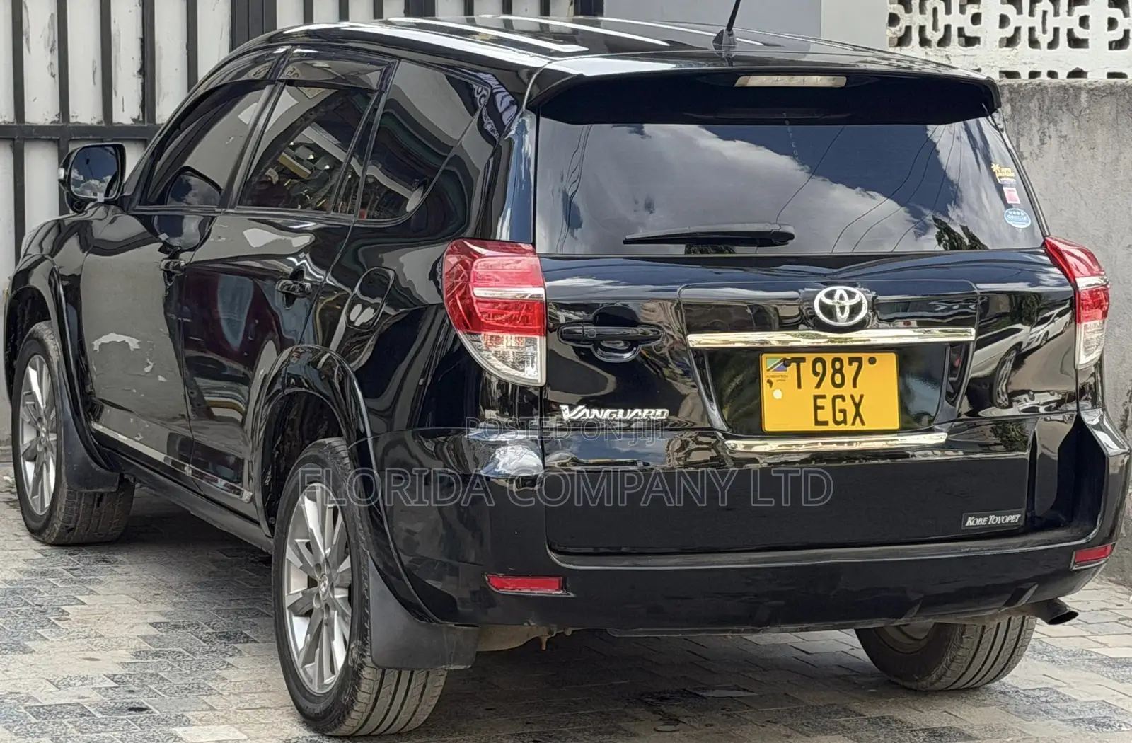 Toyota Vanguard 2013 Black
