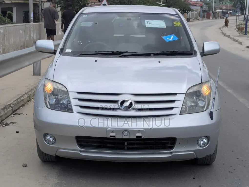 Toyota IST 2005 Silver