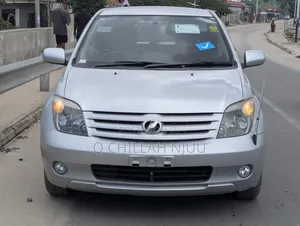 Toyota IST 2005 Silver