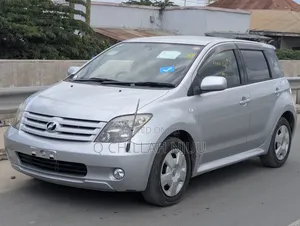 Toyota IST 2005 Silver
