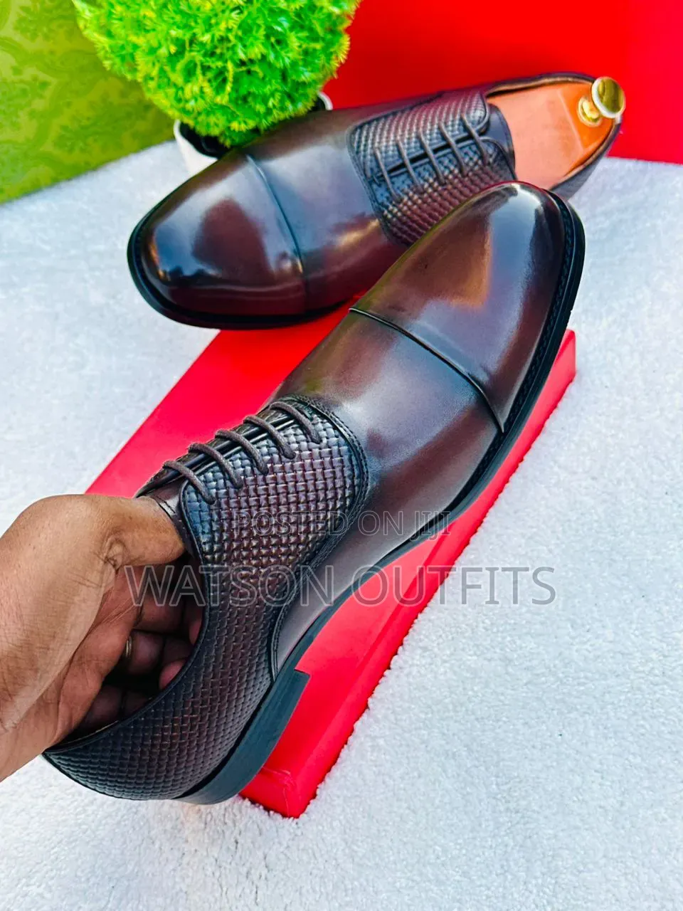 Men's Leather Shoes 2-Colours Black and Coffee Materials Quality