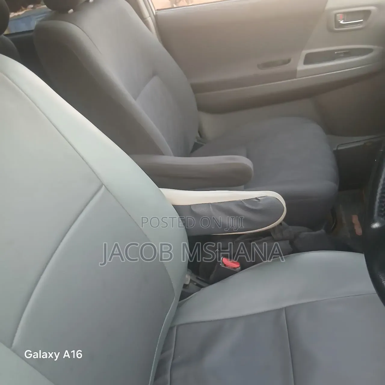 Toyota Noah 2003 White