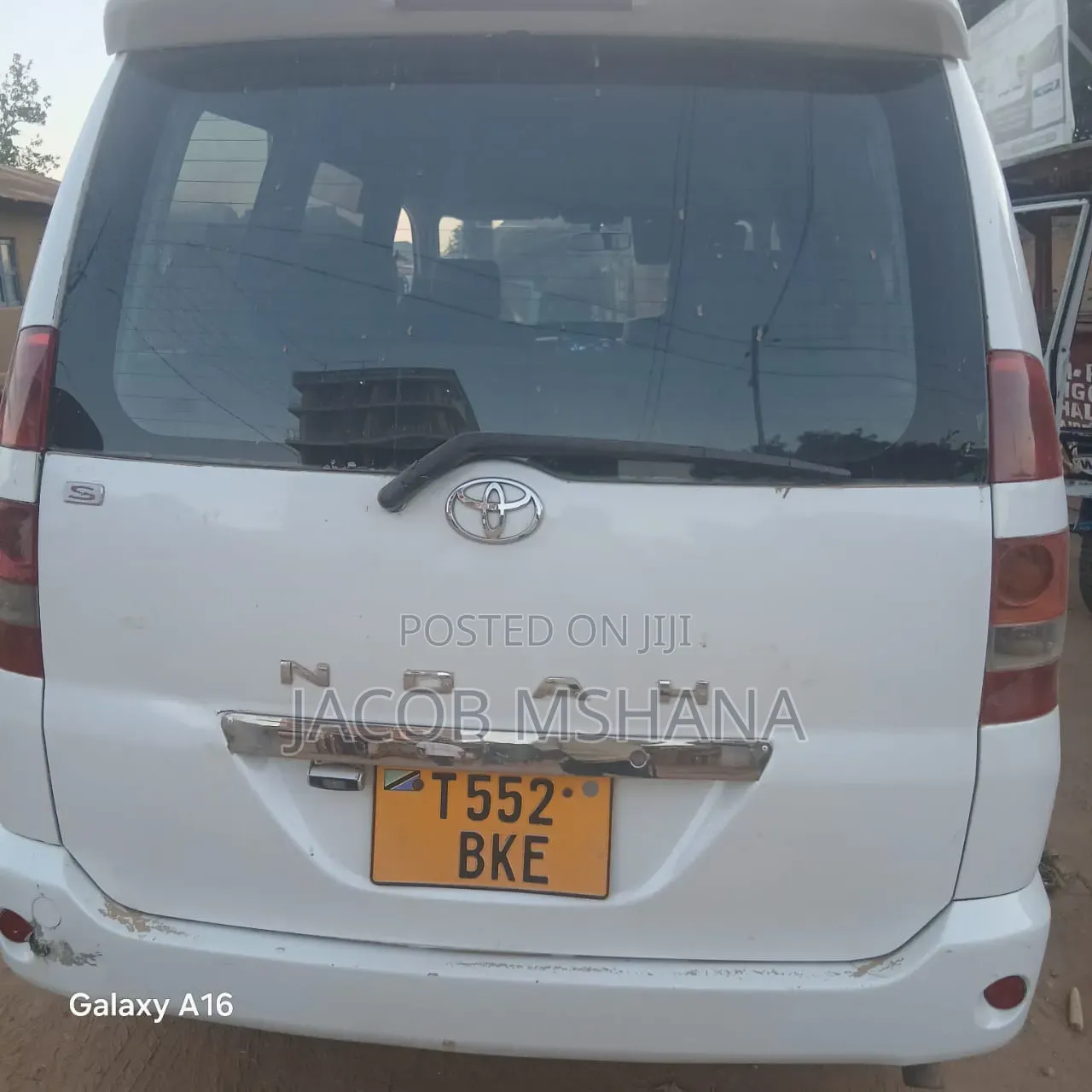 Toyota Noah 2003 White