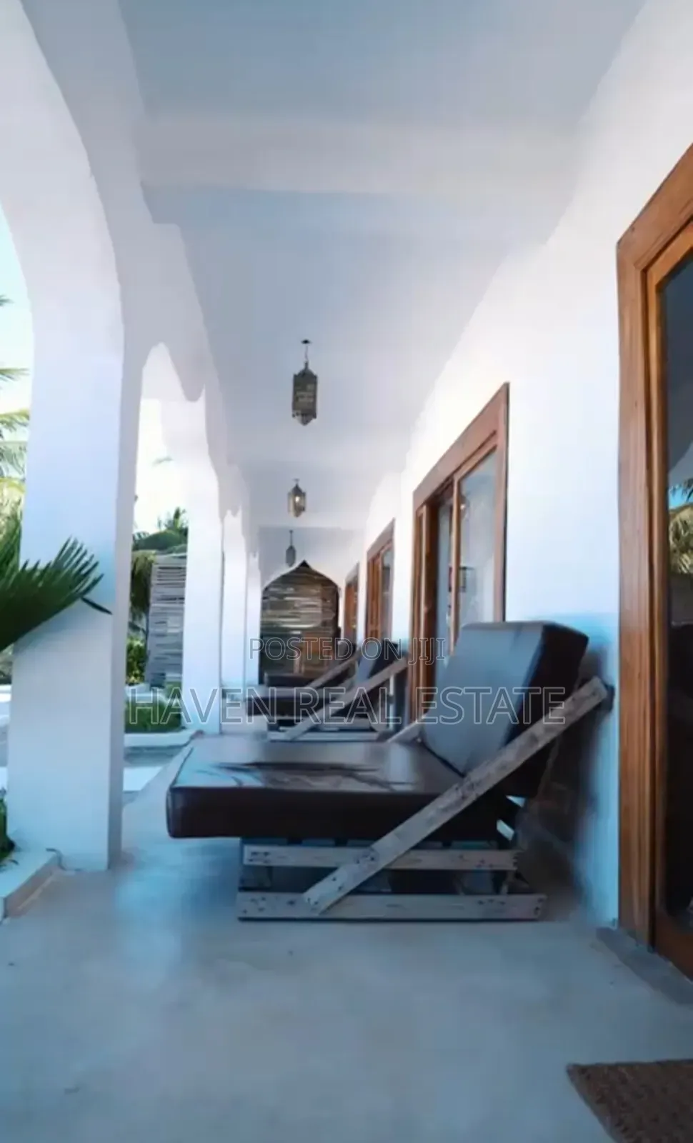 Furnished 8bdrm Villa in Kusini for sale