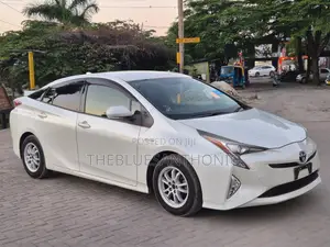 Toyota Prius 2018 White