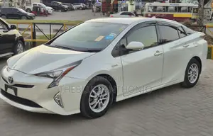 Toyota Prius 2018 White