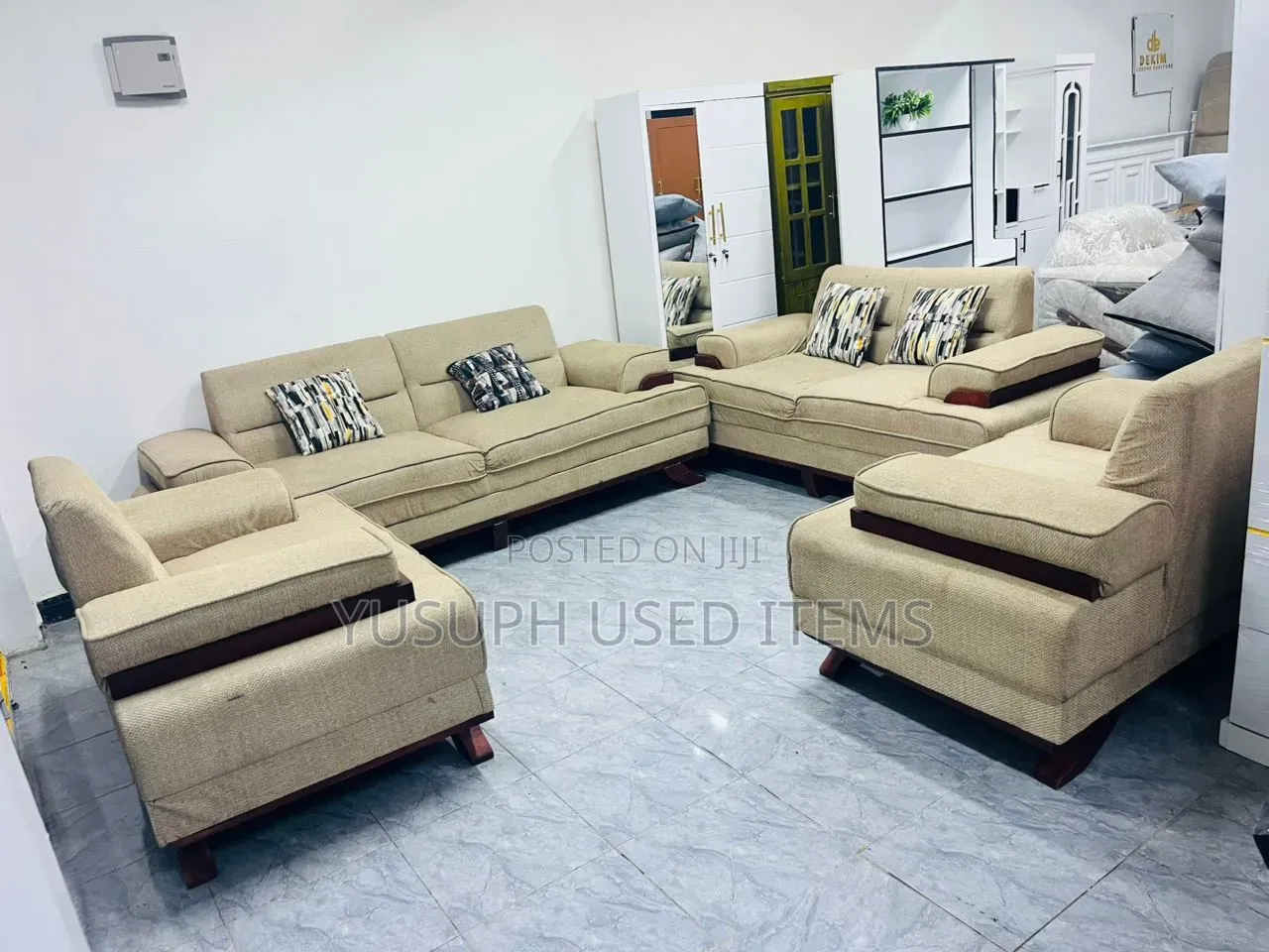 Sofa Set // 3:2:2:1 // Spring // Fibers //