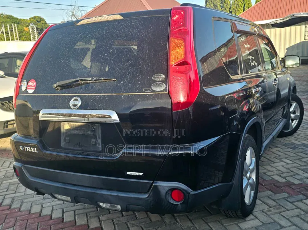 Nissan X-Trail 2.0 Petrol XE 2012 Black
