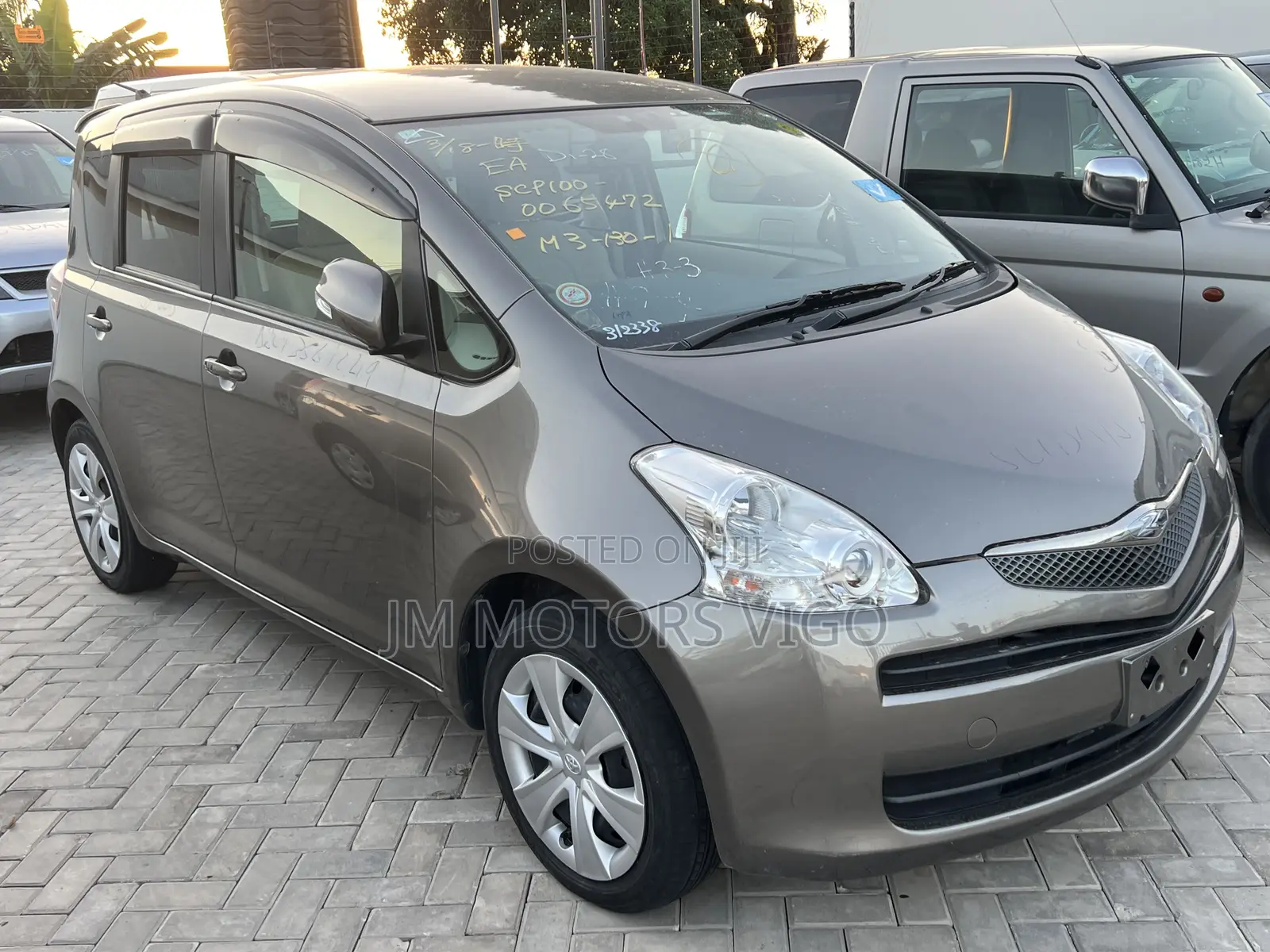 Toyota Ractis 2008 Gray